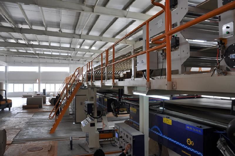 Dây chuyền sản xuất thùng carton 3 lớp / Dây chuyền làm các tông một mặt / Máy móc hộp sóng CE &amp; ISO9001